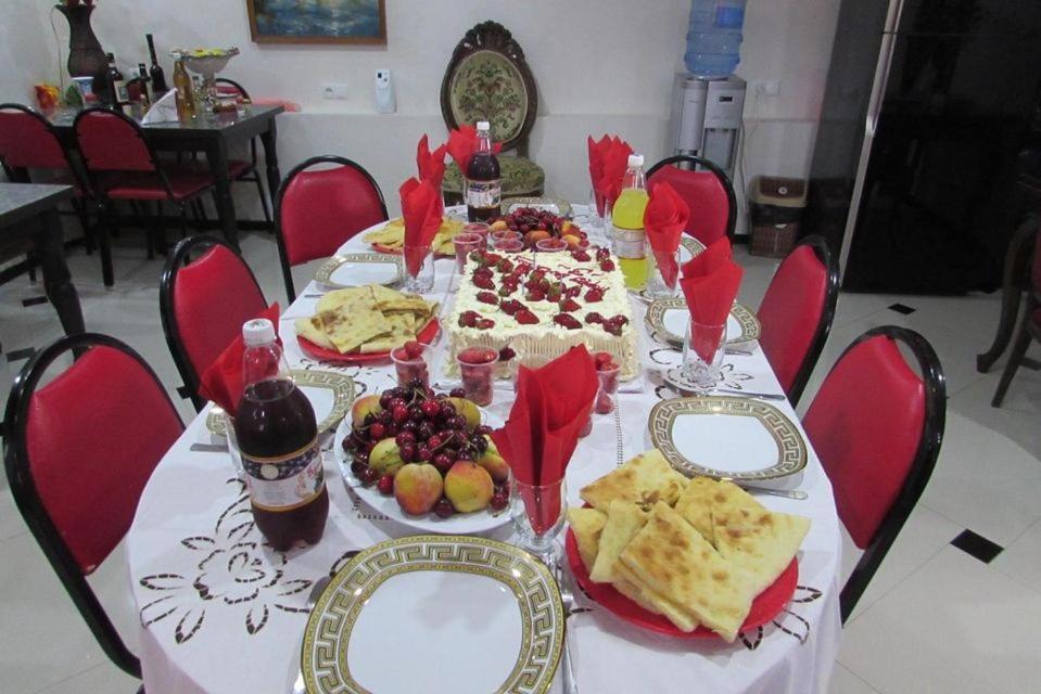 Guest House Nona Kutaisi Esterno foto