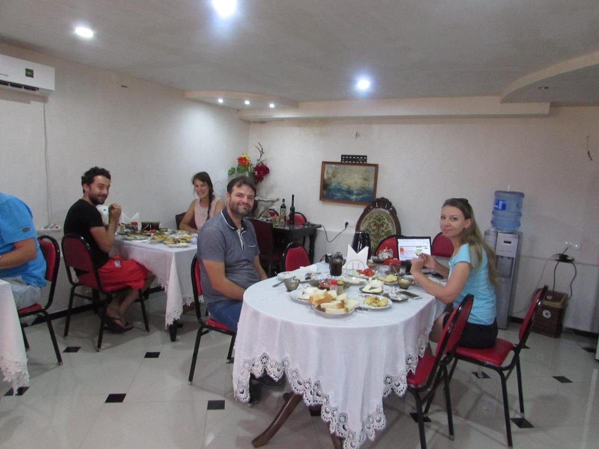 Guest House Nona Kutaisi Esterno foto