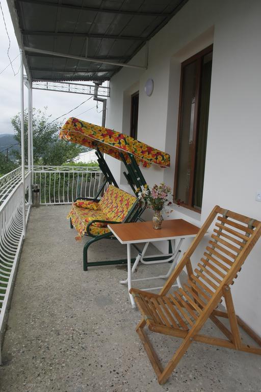 Guest House Nona Kutaisi Esterno foto