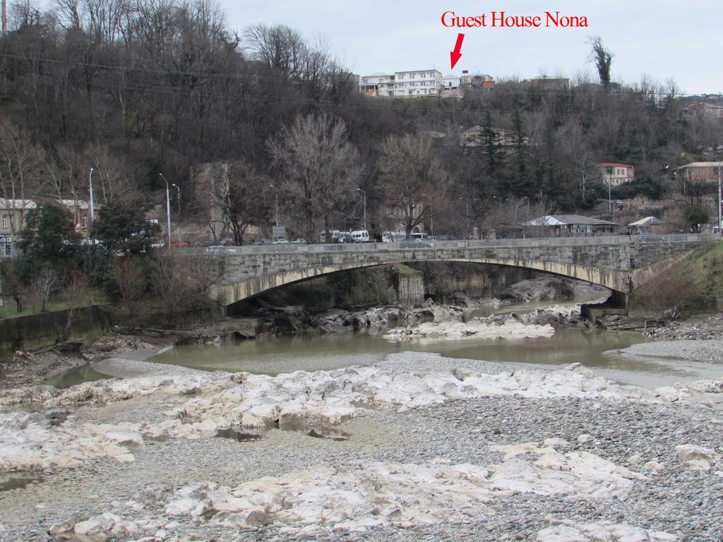 Guest House Nona Kutaisi Esterno foto